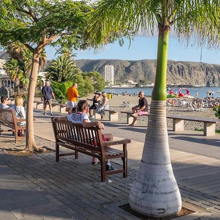 Few Steps From The Beach Hostel In Los Cristianos Arona  Eksteriør bilde