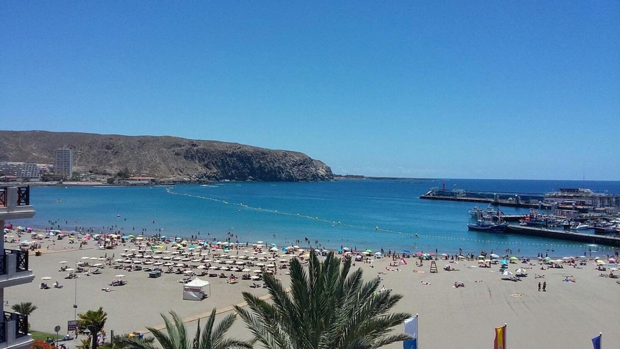 Few Steps From The Beach Hostel In Los Cristianos Arona  Eksteriør bilde