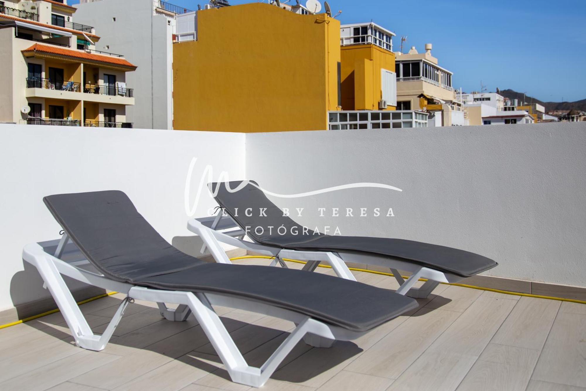 Few Steps From The Beach Hostel In Los Cristianos Arona  Eksteriør bilde