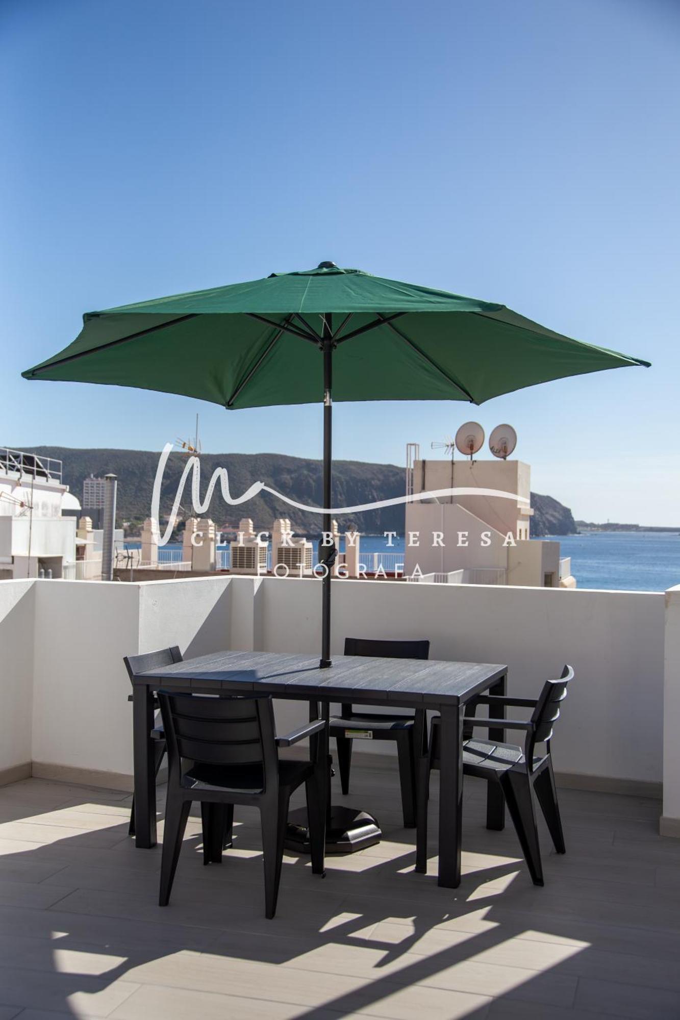Few Steps From The Beach Hostel In Los Cristianos Arona  Eksteriør bilde