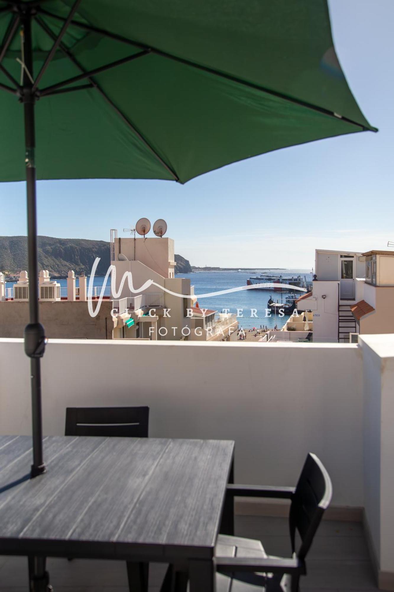 Few Steps From The Beach Hostel In Los Cristianos Arona  Eksteriør bilde