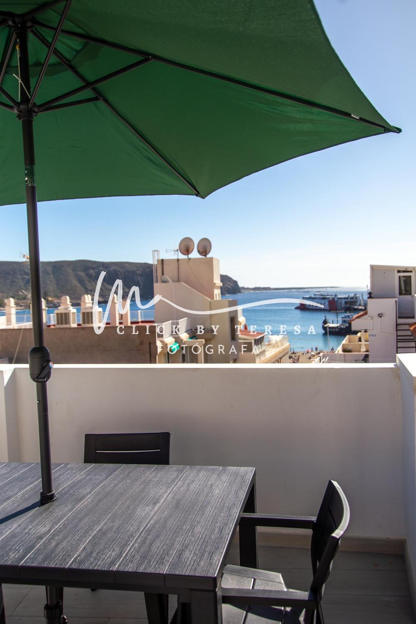 Few Steps From The Beach Hostel In Los Cristianos Arona  Eksteriør bilde